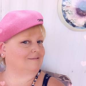 Meet your Posher, Elizabeth